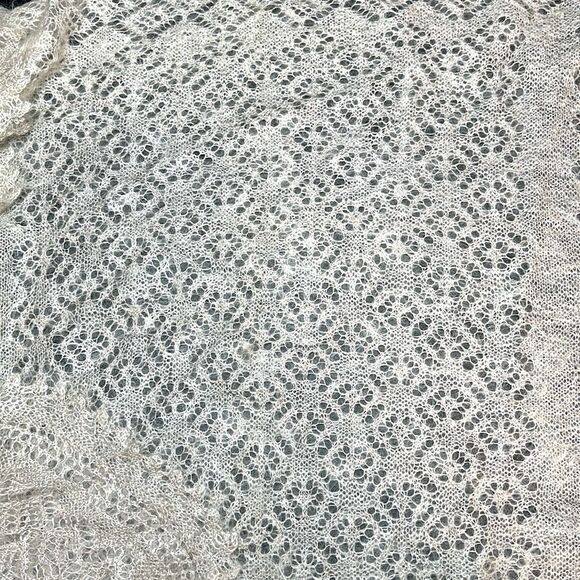 Goat Wool Lace Knit Shawl Scarf Wrap
Handmade Russian Orenburg Style Light Gray - Picture 11 of 12